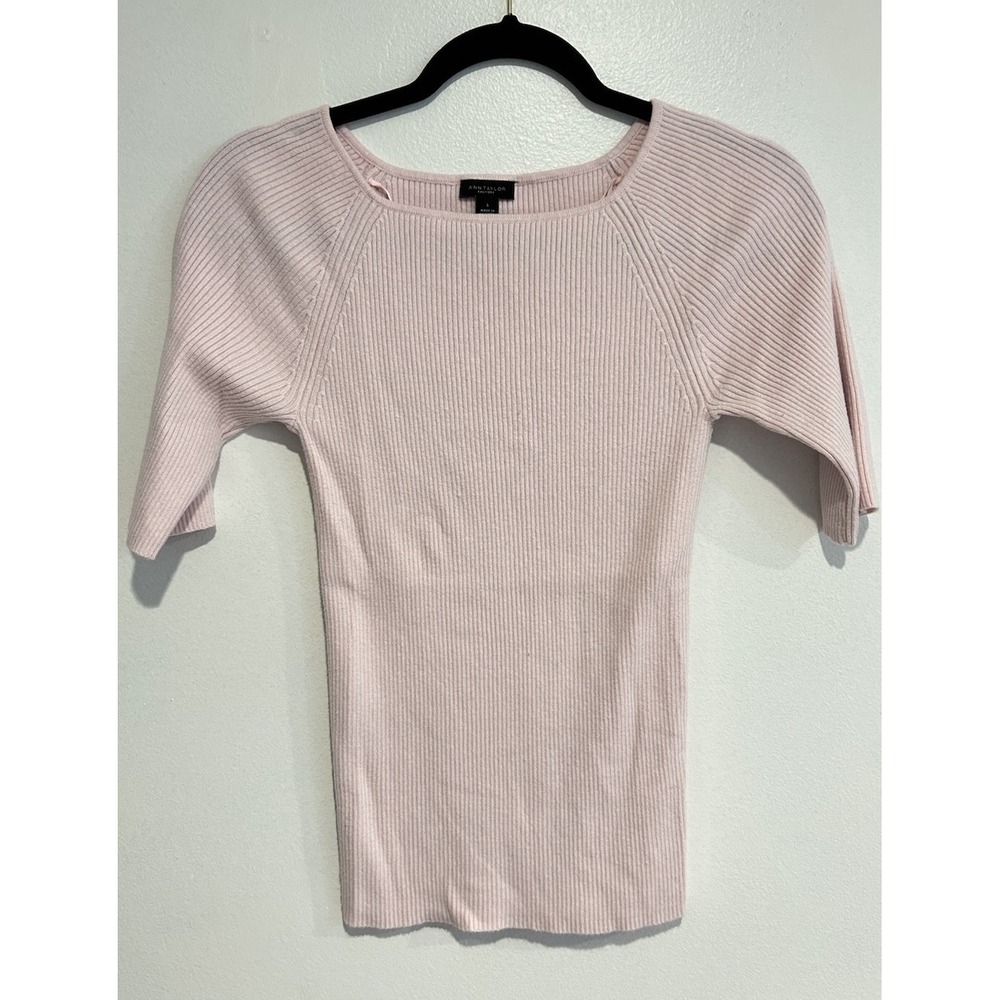 Ann Taylor Factory - stretch short sleeve knit light sweater Pink top Size Small